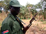 Конфликт произошел на фоне разделения армейских подразделений на южные и северные после референдума по независимости Судана. Ситуация с армейским подразделением в Малакале осложнилась тем, что в его рядах служат много уроженцев южных территорий Судана