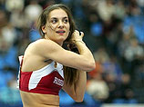Исинбаева вернулась в большой спорт с лучшим результатом сезона в мире  