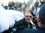 В столице Алжира зреет протест. Произошли стычки демонстрантов с полицией