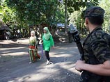 Директор Департамента дикой природы Шабрина Шариф сказала Daily Star, что сотрудники организации планируют выследить тигра и загнать его в глубь джунглей, где нет людей Директор Департамента дикой природы Шабрина Шариф сказала Daily Star, что сотрудники организации планируют выследить тигра и загнать его в глубь джунглей, где нет людей