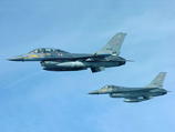 Два истребителя королевских военно-воздушных сил Таиланда F-16 в понедельник столкнулись в воздухе над провинцией Чаийяпхум, что на северо-востоке страны