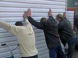 В Следственном комитете РФ отчитали милицию и ФМС за коррупцию, поощряющую преступность среди мигрантов В Следственном комитете РФ отчитали милицию и ФМС за коррупцию, поощряющую преступность среди мигрантов