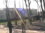 "Думается, воровские нравы процветают на Даче не случайно", - пишет Митрохин, отмечая, что, по всей видимости, и сам дворец был украден у государства "Думается, воровские нравы процветают на Даче не случайно", - пишет Митрохин, отмечая, что, по всей видимости, и сам дворец был украден у государства