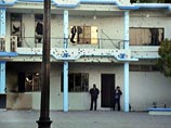 В понедельник гангстеры наркомафии обстреляли сразу несколько административных зданий в городе, включая муниципалитет, суд, районные управы и полицейские участки В понедельник гангстеры наркомафии обстреляли сразу несколько административных зданий в городе, включая муниципалитет, суд, районные управы и полицейские участки