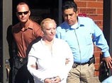 В американском штате Аризона вынесен обвинительный вердикт руководительнице общества по борьбе с нелегальной иммиграцией. 42-летнюю националистку Шону Форд уличили в двойном убийстве латиноамериканца и его малолетней дочери в ходе вооруженного налета