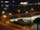 Арт-группа "Война" резко отрицательно отреагировала на то, что ее акцию на Литейном мосту, в ходе которой художники за 23 секунды изобразили гигантский фаллос Арт-группа "Война" резко отрицательно отреагировала на то, что ее акцию на Литейном мосту, в ходе которой художники за 23 секунды изобразили гигантский фаллос