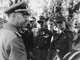 Гиммлер курировал гестапо и концлагеря, и считается основным разработчиком Холокоста, в результате чего погибло 6 млн евреев и 4 млн поляков