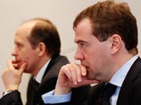 Медведев осудил революции в арабском мире и заверил, что в России такое не пройдет