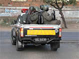 Полиция Мозамбика усиленно охраняет власть, опасаясь тунисского сценария
