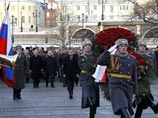 Президент России Дмитрий Медведев возложил венок к Могиле Неизвестного солдата у кремлевской стены