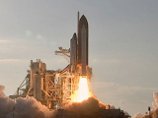 Предмет, похожий на осколок льда, отвалился от топливного бака шаттла Discovery и ударил по термозащитной плитке на "животе" корабля во время его старта Предмет, похожий на осколок льда, отвалился от топливного бака шаттла Discovery и ударил по термозащитной плитке на "животе" корабля во время его старта