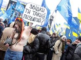 Янукович отметил годовщину президентства общением с народом: "состарил" пенсионеров и назвал свой главный успех Янукович отметил годовщину президентства общением с народом: "состарил" пенсионеров и назвал свой главный успех