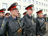 С появлением полицейских в России как-то неожиданно возникла довольно серьезная проблема: даже специалисты-филологи растерялись и не знают, как обращаться к новым стражам порядка С появлением полицейских в России как-то неожиданно возникла довольно серьезная проблема: даже специалисты-филологи растерялись и не знают, как обращаться к новым стражам порядка