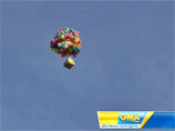 В США повторили мультфильм "Вверх!": дом взмыл в небо на связке воздушных шариков (ВИДЕО)