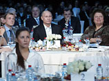 Напомним, на благотворительном гала-концерте "Благовест" в Санкт-Петербурге 10 декабря 2010 года в пользу детей, больных раком и страдающих нарушениями зрения, выступили такие голливудские звезды, как Шэрон Стоун и Кевин Костнер