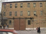В СИЗО Красноярска иностранец и его сокамерник перерезали себе горло: одного самоубийцу спасли В СИЗО Красноярска иностранец и его сокамерник перерезали себе горло: одного самоубийцу спасли