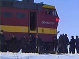 В Иркутской области поезд врезался в снежный завал