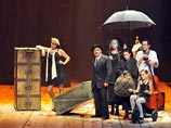 Израильский театр "Гешер" два дня играет в Москве "Шесть персонажей в поисках автора"