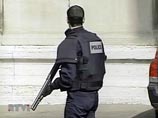 В общежитии под Парижем вооруженный мужчина взял заложниц и изнасиловал одну из них