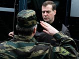 Президент Дмитрий Медведев посетил в понедельник базу отряда ОМОНа "Зубр" МВД РФ в подмосковном городе Щелково