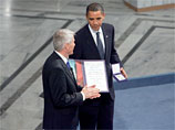 Пресс-служба партии напоминает, что Нобелевский комитет, присудивший Обаме премию мира, счел его главной заслугой вклад в борьбу за нераспространение ядерного оружия