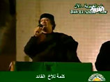 Ливийский лидер Муаммар Каддафи на короткое время появился сегодня ночью на публике. Он призвал своих сторонников в Триполи "воевать до конца" и "в конечном итоге победить" всех врагов - как оппозицию, так и войска международной коалиции