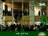 "Эта агрессия проводится толпой фашистов, которые закончат свои дни на свалке истории", - сказал Каддафи