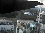 В интернет попало уникальное видео из Японии, снятое с борта вертолета, облетевшего аварийную атомную станцию "Фукусима-1"