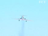 Ту-154, который летчики вывели с места "чудесной посадки" в тайге, прилетел в Самару. Шасси так и не убрал (ВИДЕО)
