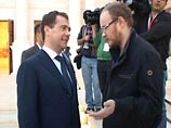 Медведев заявил, что по делу об избиении Кашина "есть движение"