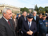 В свою бытность мэром Москвы Лужков часто совершал визиты в Абхазию