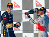 Российский гонщик Виталий Петров впервые попал на подиум в самом престижном классе автогонок, финишировав третьим в гонке Гран-при Австралии
