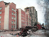 Башенный кран обрушился на жилой дом в ночь на воскресенье в поселке Краснообск под Новосибирском