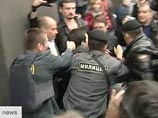 Впрочем, даже на согласованных с властями митингах на Триумфальной площади милиция проводила задержания. В августе 2010 года мэрия Москвы решила закрыть Триумфальную площадь на реконструкцию Впрочем, даже на согласованных с властями митингах на Триумфальной площади милиция проводила задержания. В августе 2010 года мэрия Москвы решила закрыть Триумфальную площадь на реконструкцию
