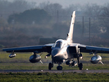 Накануне британские Tornado атаковали склады с оружием в районе Сабха и уничтожили два танка и столько же БТР в районе Мисраты Накануне британские Tornado атаковали склады с оружием в районе Сабха и уничтожили два танка и столько же БТР в районе Мисраты