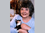 В субботу, 26 марта в Бристоле в возрасте 76 лет умерла британская писательница Диана Уинн Джонс (Diana Wynne Jones). Ее самым известным произведением стал роман "Ходячий замок Хоула", который в 2004 году экранизировал Хаяо Миядзаки