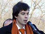 Политический обозреватель Роман Доброхотов спросил Лапшину, считает ли она по-прежнему, что Владимир Путин должен продолжить свое пребывание на посту президента Политический обозреватель Роман Доброхотов спросил Лапшину, считает ли она по-прежнему, что Владимир Путин должен продолжить свое пребывание на посту президента