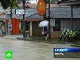 На затопленных курортах Таиланда застряли сотни россиян