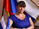 Ткачиха пятого разряда Елена Лапшина, активно боровшаяся за третий президентский срок для Владимира Путина, в четверг официально стала депутатом Госдумы от "Единой России" Ткачиха пятого разряда Елена Лапшина, активно боровшаяся за третий президентский срок для Владимира Путина, в четверг официально стала депутатом Госдумы от "Единой России"