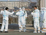 Компания-оператор Tokyo Electric Power Company (TEPCO) утверждает, что бригады медиков постоянно осматривают сотрудников, а на местах работ регулярно замеряется радиационный фон