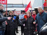 Голодовка торговцев на Красногвардейском рынке Москвы - двоим уже стало плохо Голодовка торговцев на Красногвардейском рынке Москвы - двоим уже стало плохо