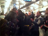В киевском метро сотрудник компании Yandex снял на камеру жестокое избиение чернокожего пассажира