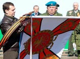 Дмитрий Медведев посетил расположение 45-го отдельного гвардейского ордена Александра Невского полка специального назначения Воздушно-десантных войск в подмосковной Кубинке