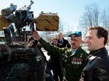 Призывать в войска будут еще лет 10-15, огорчил Медведев противников призыва