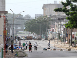 Бомбардировку начали из-за того, что в районе резиденции в экономической столице страны Абиджане было выявлено тяжелое вооружение