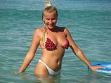 Как пишет газета "Комсомольская правда", сначала Скоркина отказалась общаться с журналистами, объяснив, что берет за интервью 10 тысяч евро Как пишет газета "Комсомольская правда", сначала Скоркина отказалась общаться с журналистами, объяснив, что берет за интервью 10 тысяч евро