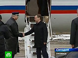 Медведев прилетел в Смоленск на годовщину авиакатастрофы Медведев прилетел в Смоленск на годовщину авиакатастрофы