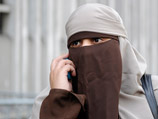 Во Франции, где вступил в силу закон, запрещающий закрывать лица, выписан первый штраф за ношение паранджи
