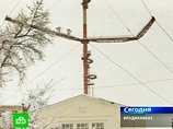 Во Владикавказе из-за продолжающегося третьи сутки снегопада появилась угроза обрушения 200-метровой телебашни и надувной кровли Ледового дворца Во Владикавказе из-за продолжающегося третьи сутки снегопада появилась угроза обрушения 200-метровой телебашни и надувной кровли Ледового дворца
