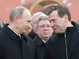 "И мне, и Дмитрию Медведеву задавали этот вопрос сто раз на протяжении последних лет, и мы научились однообразно на него отвечать", - сказал премьер